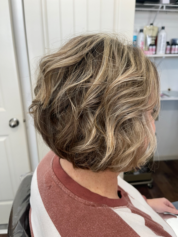 Womens Haircut & Style
