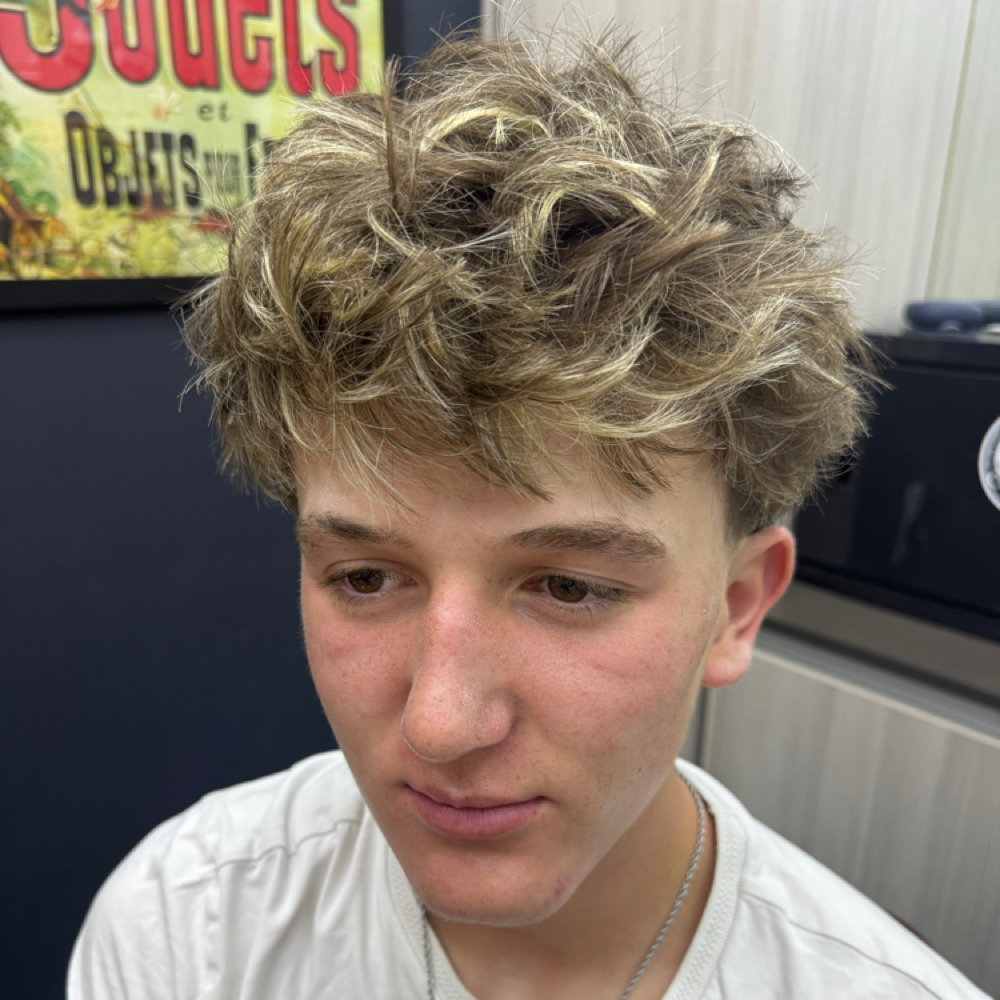 Mens Highlights at Gentlemens Reserve Hair studio in Highlands Ranch, CO