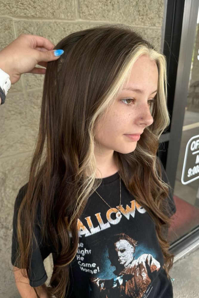 face framing foils (money piece) at beauty by katlyn in pikeville, KY