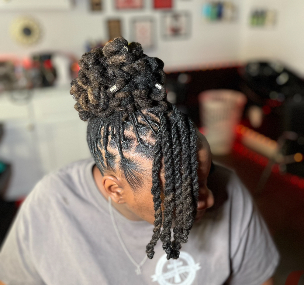 60-90 Loc Retwist With Style