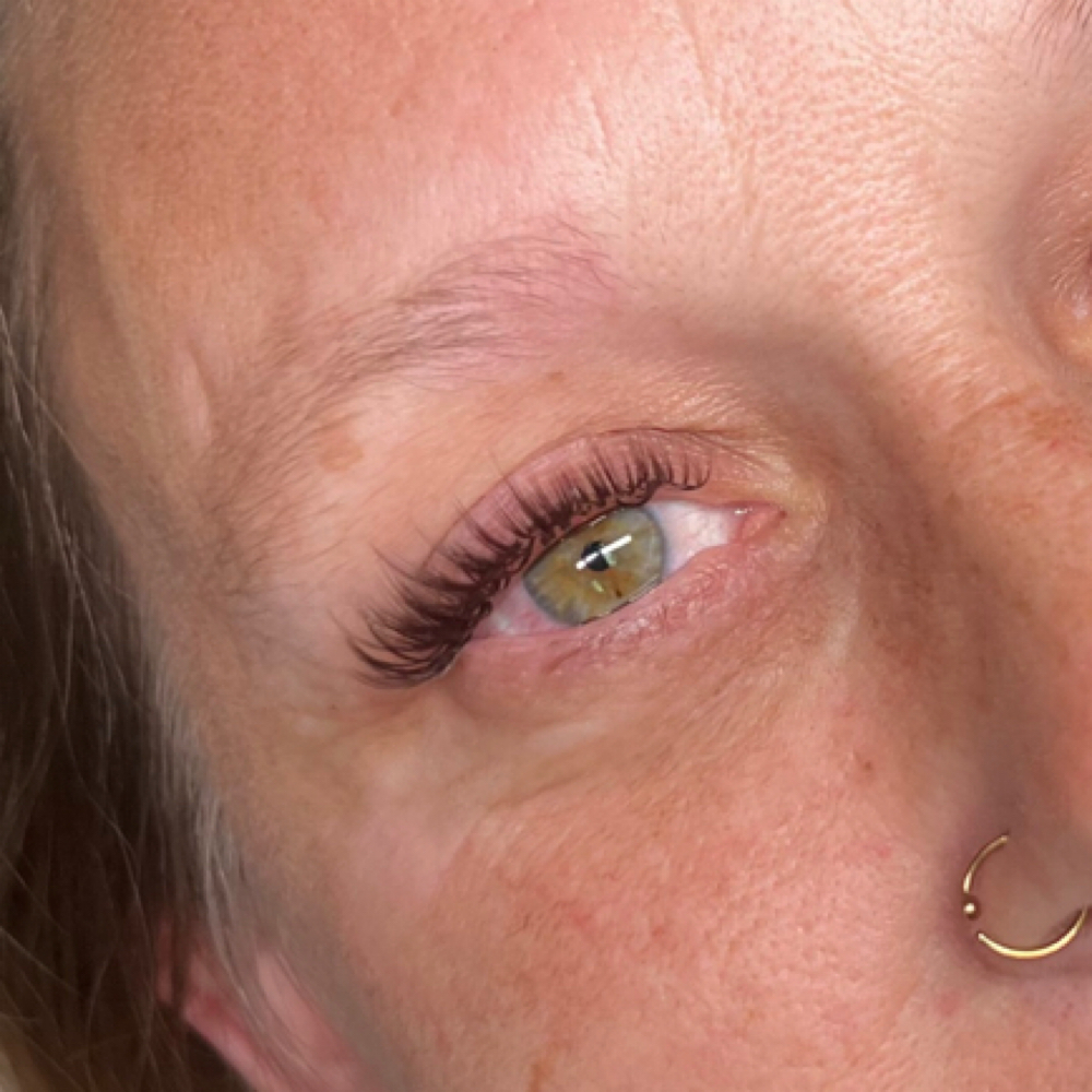 Hybrid Full Set at Aaralin Aesthetics in higginsville, MO