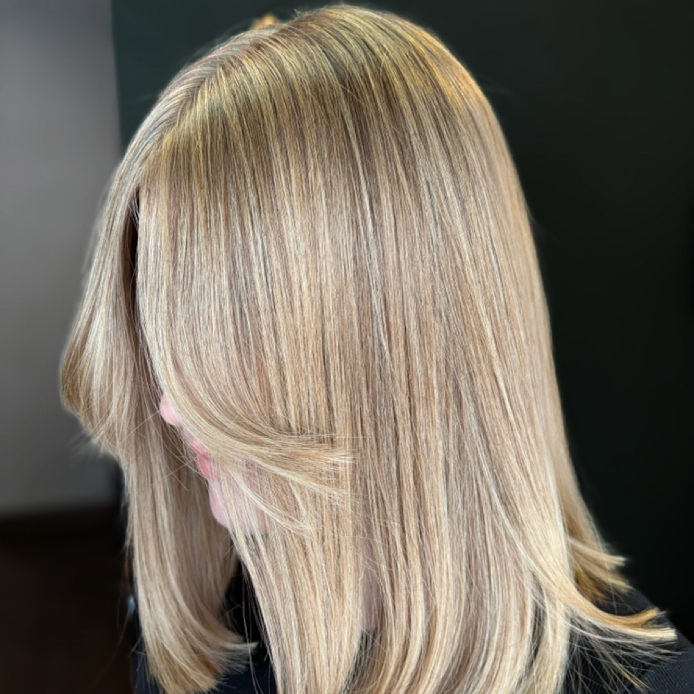 4 Hour Service at Baroque Salon in Highwood, IL