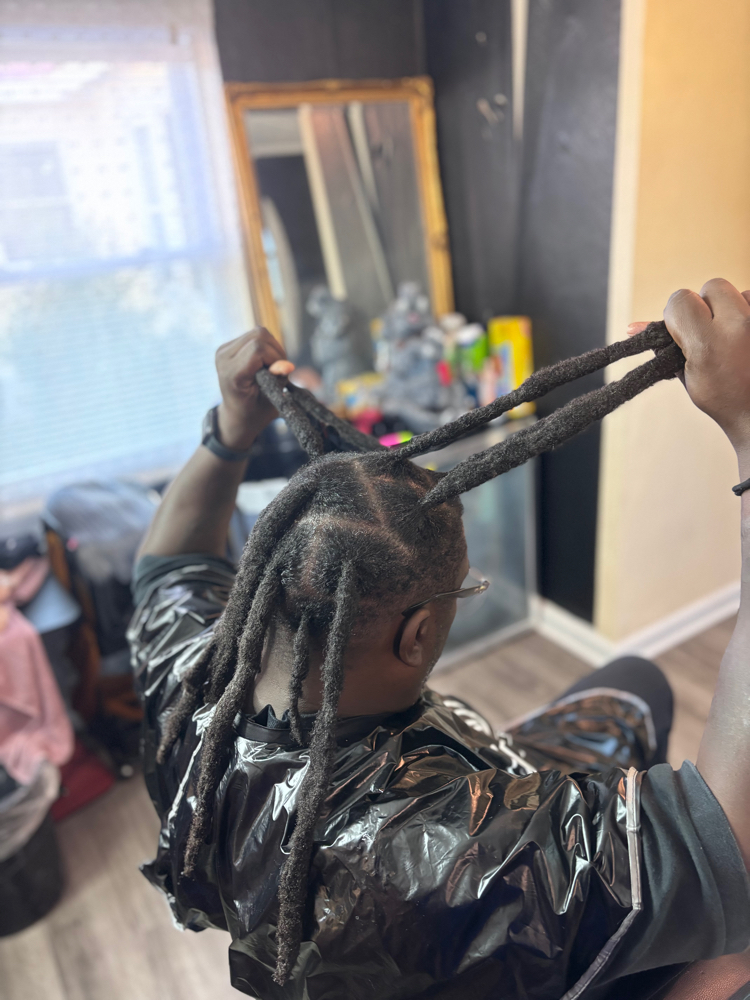 Wick Retightening at The Braid Boutique 706 in Augusta Ga, GA