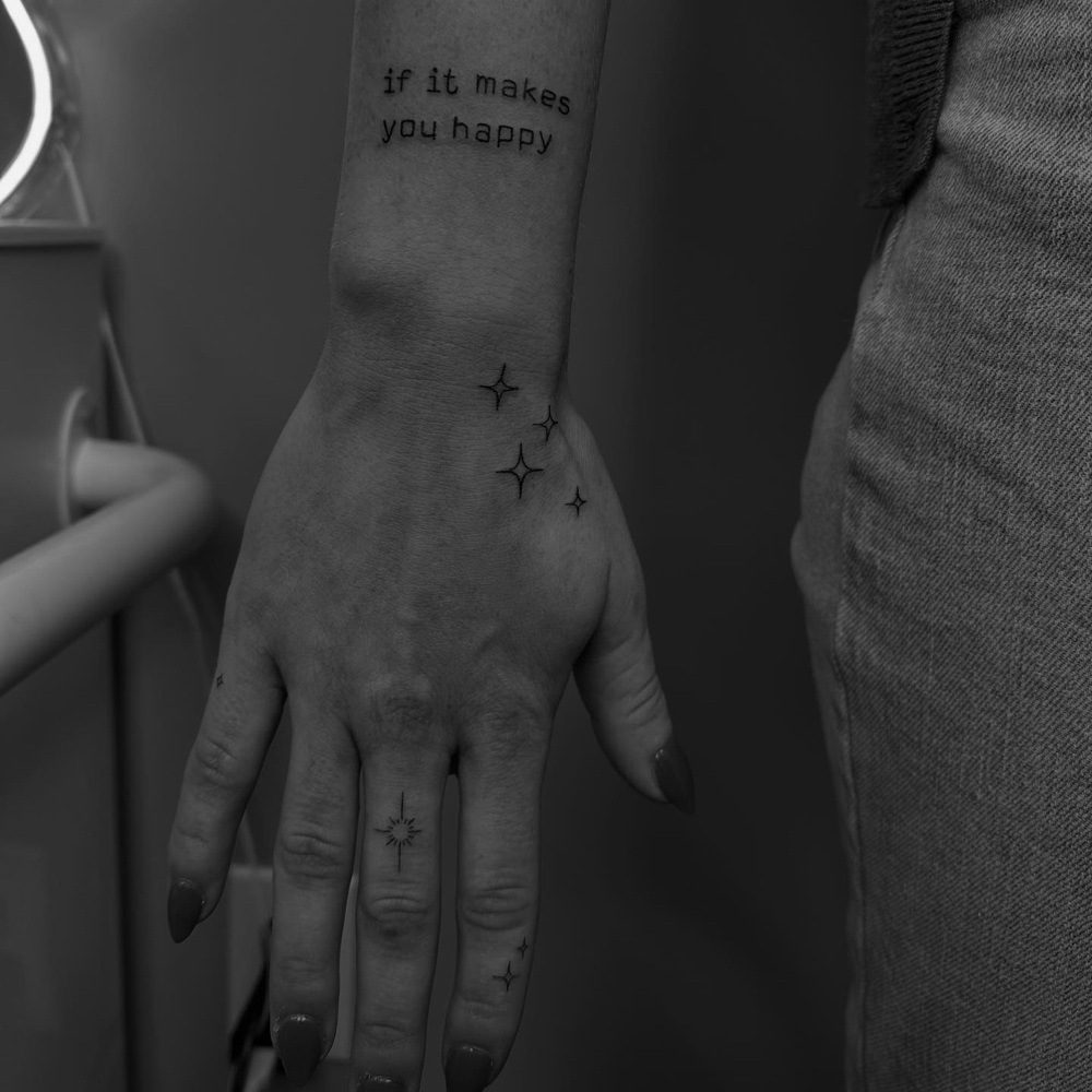 Finger/hand Tattoos