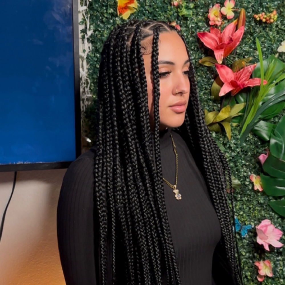 Medium Knotless at Kahuna Styles in colorado springs, CO