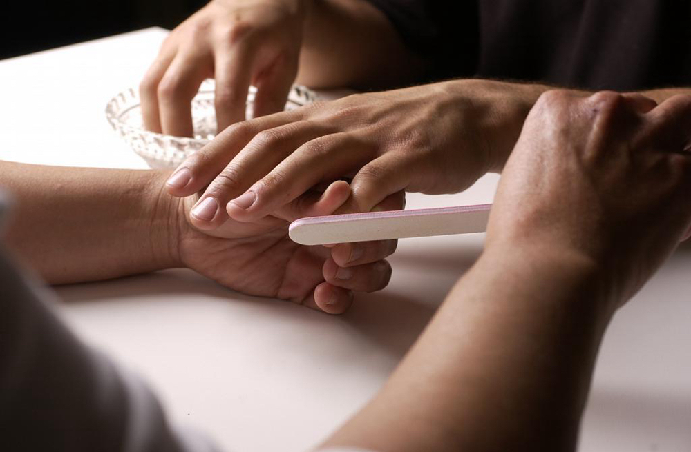MANICURE