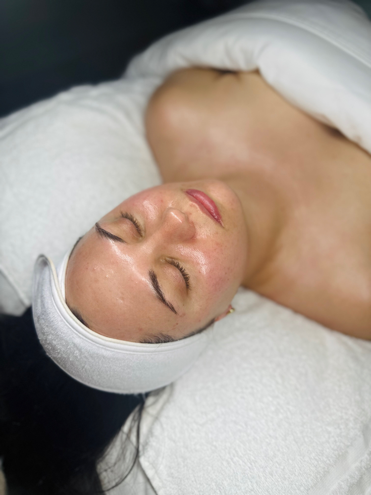 CUSTOM FACIAL