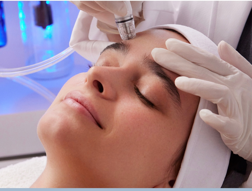 DELUXE Diamond Glow Hydrafacial