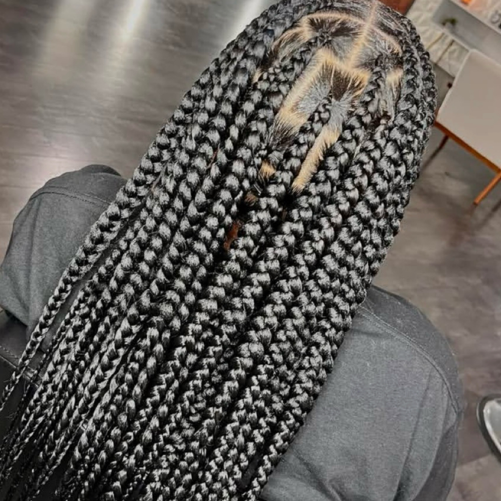 Large Knotless at Cozy Braids in SOUTHAVEN, MS