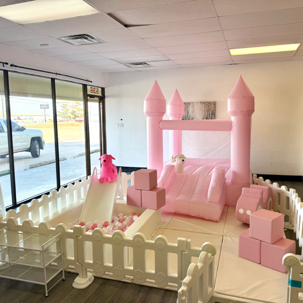 Mini Sunshine Oasis at Tres Belleza Events in Oklahoma City, OK
