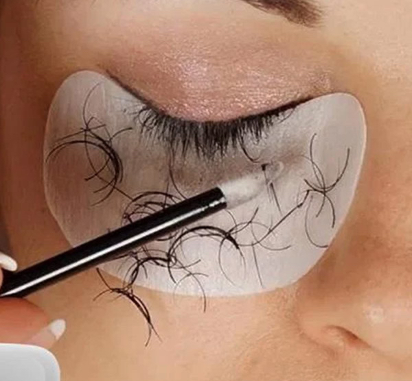 Lash Extension Removal