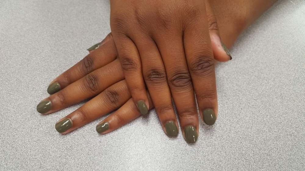 Basic Manicure (Including Tax)