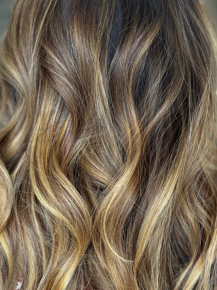 Dimensional Highlight at Salon Collab - Olivia Johnson in Cypress, TX