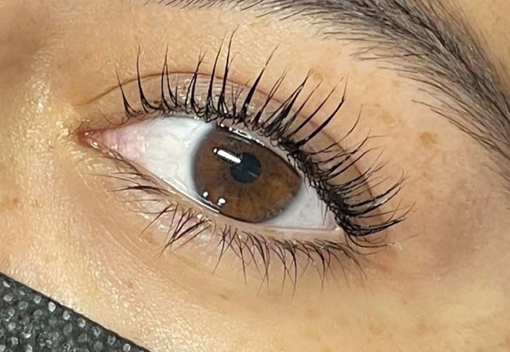 LASH LIFT W/ TINT