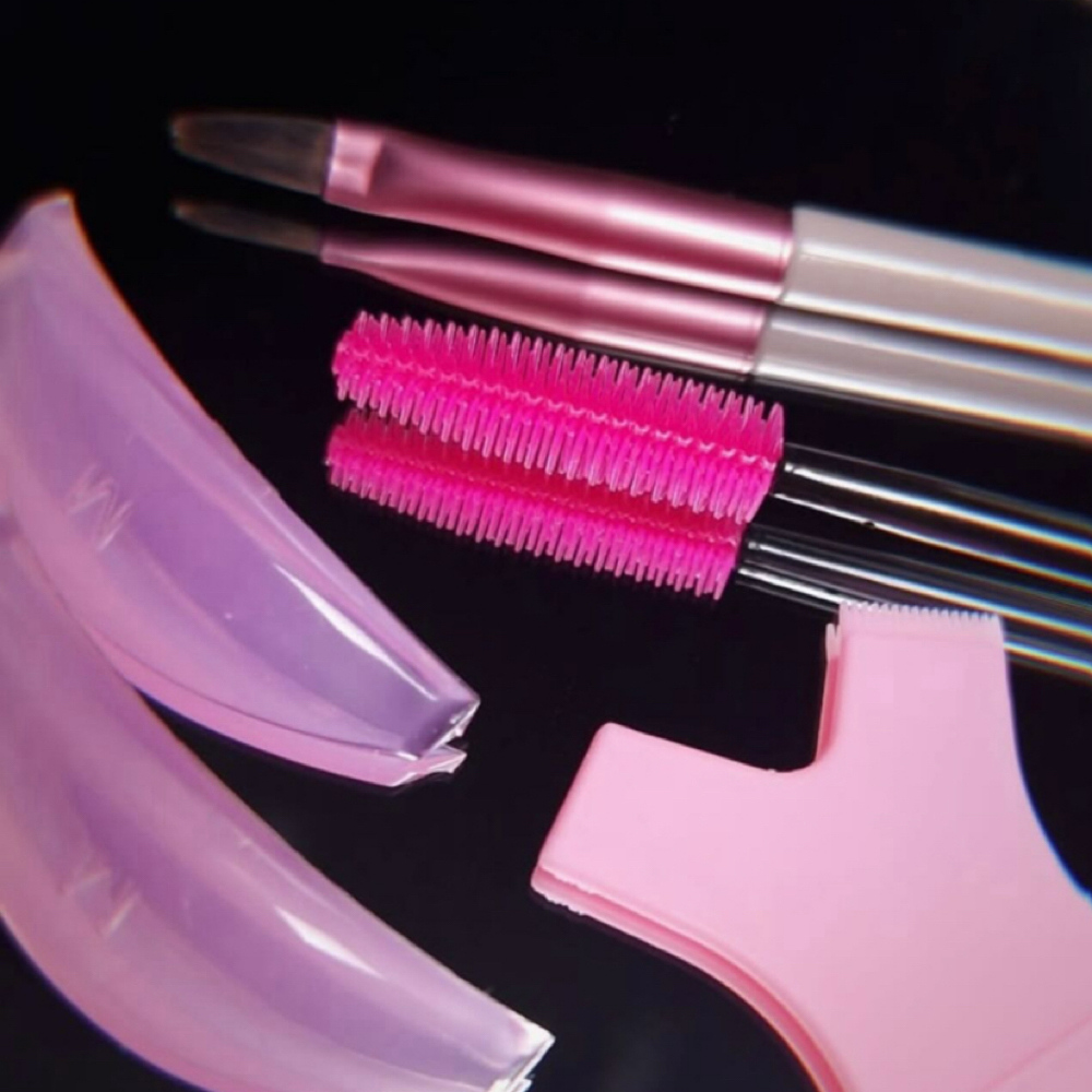 Lash Extension Removal at PURPLE LASHES & BROWS in Key West FL, FL