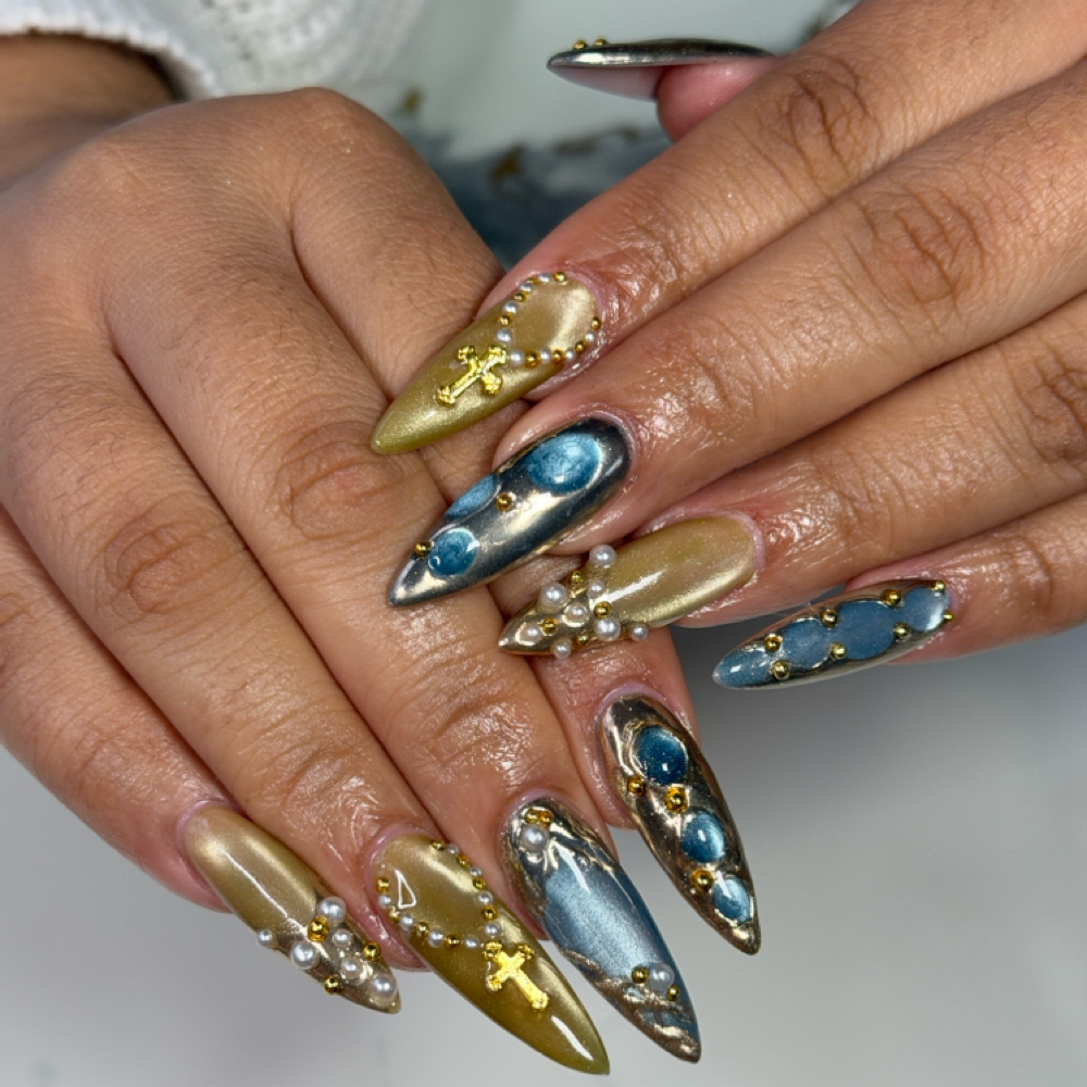 Freestyle Design at chic nails room in Dobbs Ferry, NY