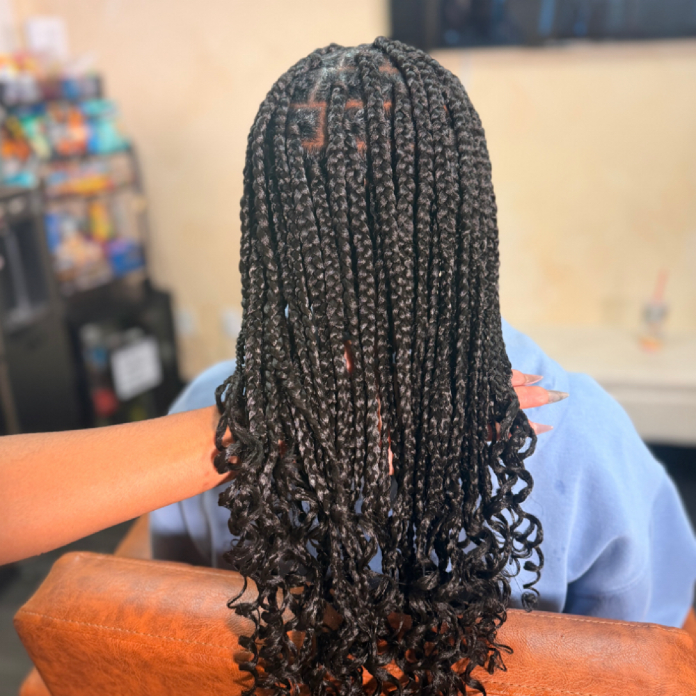 Smedium Box Braids at Stylesby.anna in Los Angeles, CA
