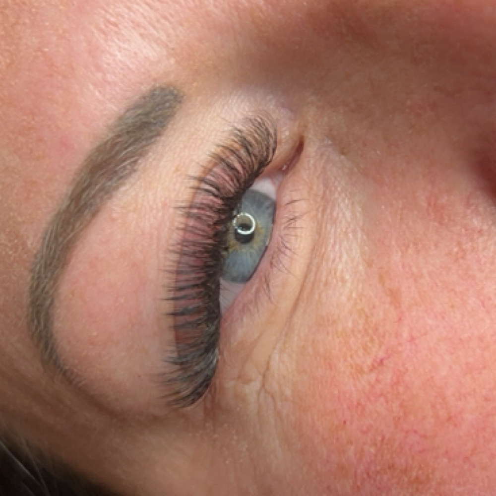 Hybrid Full Set at Lux Lash Lab in Eugene, OR