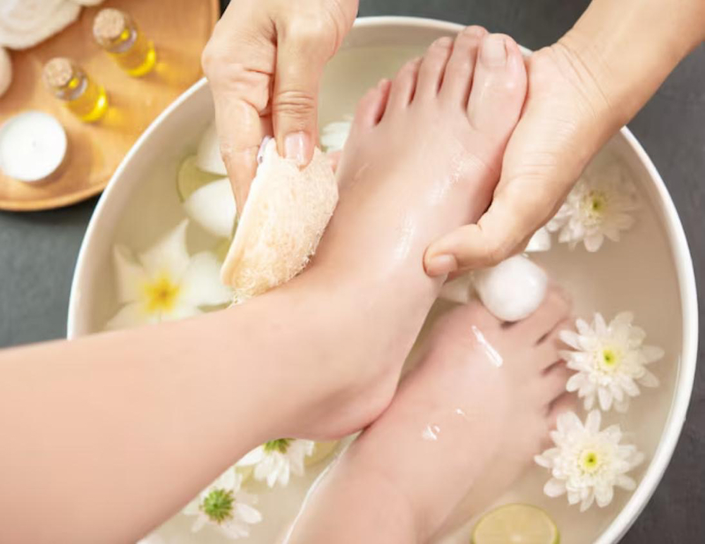 Regular Deluxe Pedicure