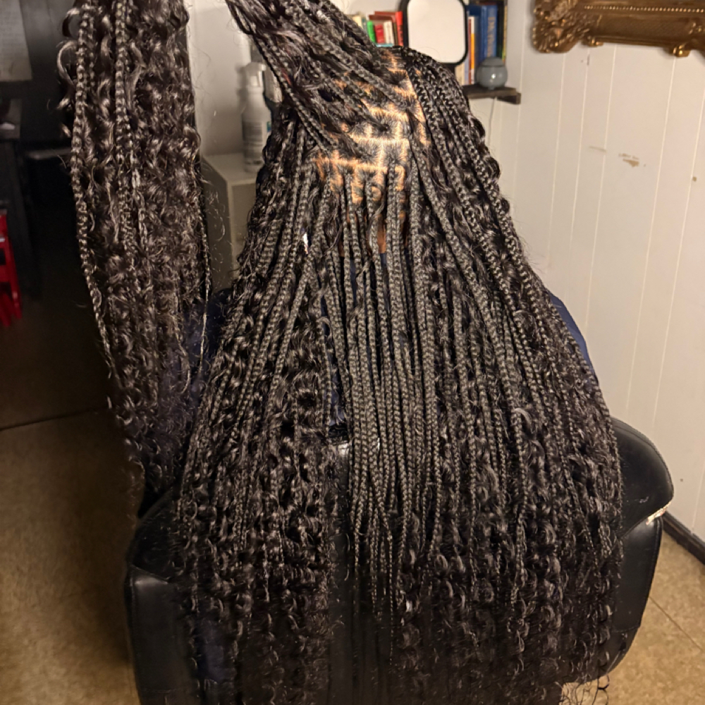 Extra Small Boho Knotless at Bonitaa Beauty Co. in Syracuse, NY