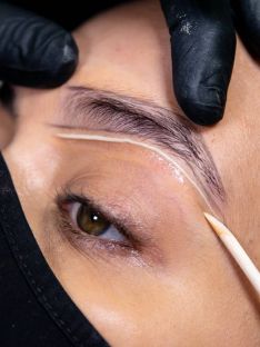 Eyebrow Wax With Mapping