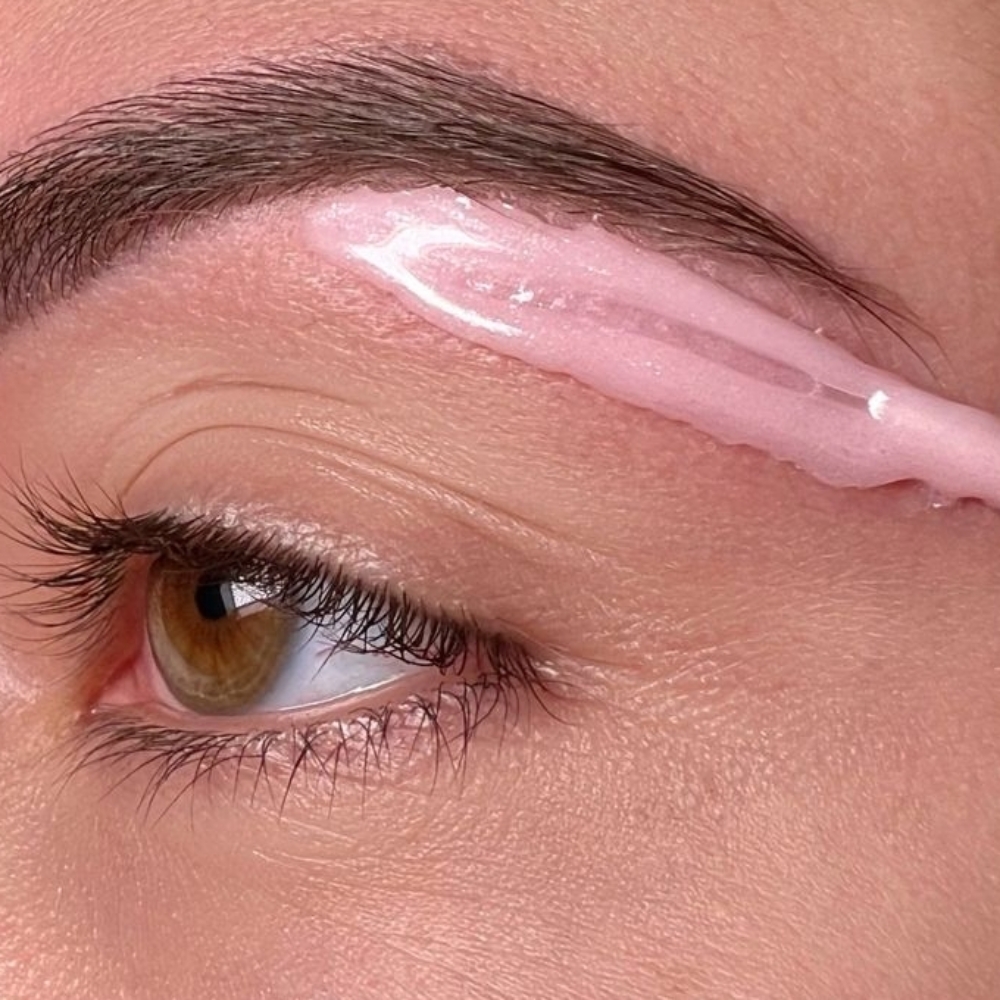 Eyebrow Wax at Moon and Sea Luxury Salon LLC in Avon, CT