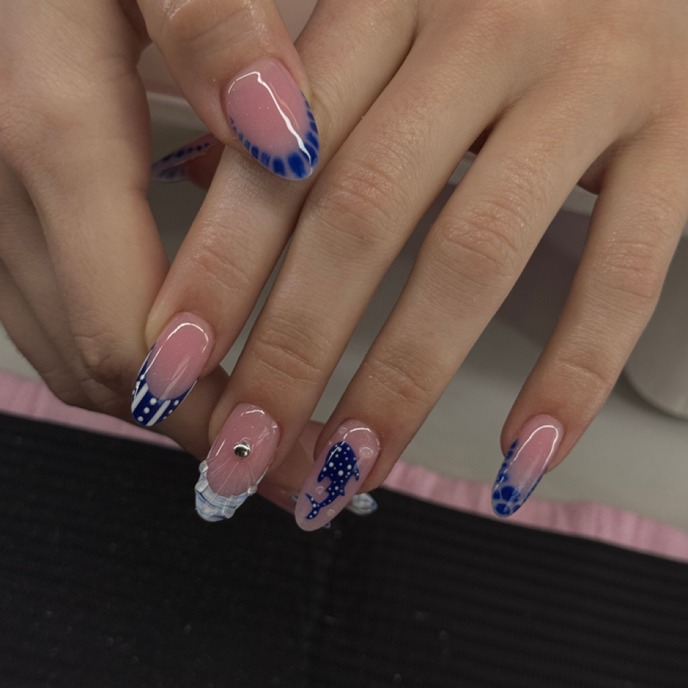 Medium Acrylic Set at Ale Beauty in Hobart, IN