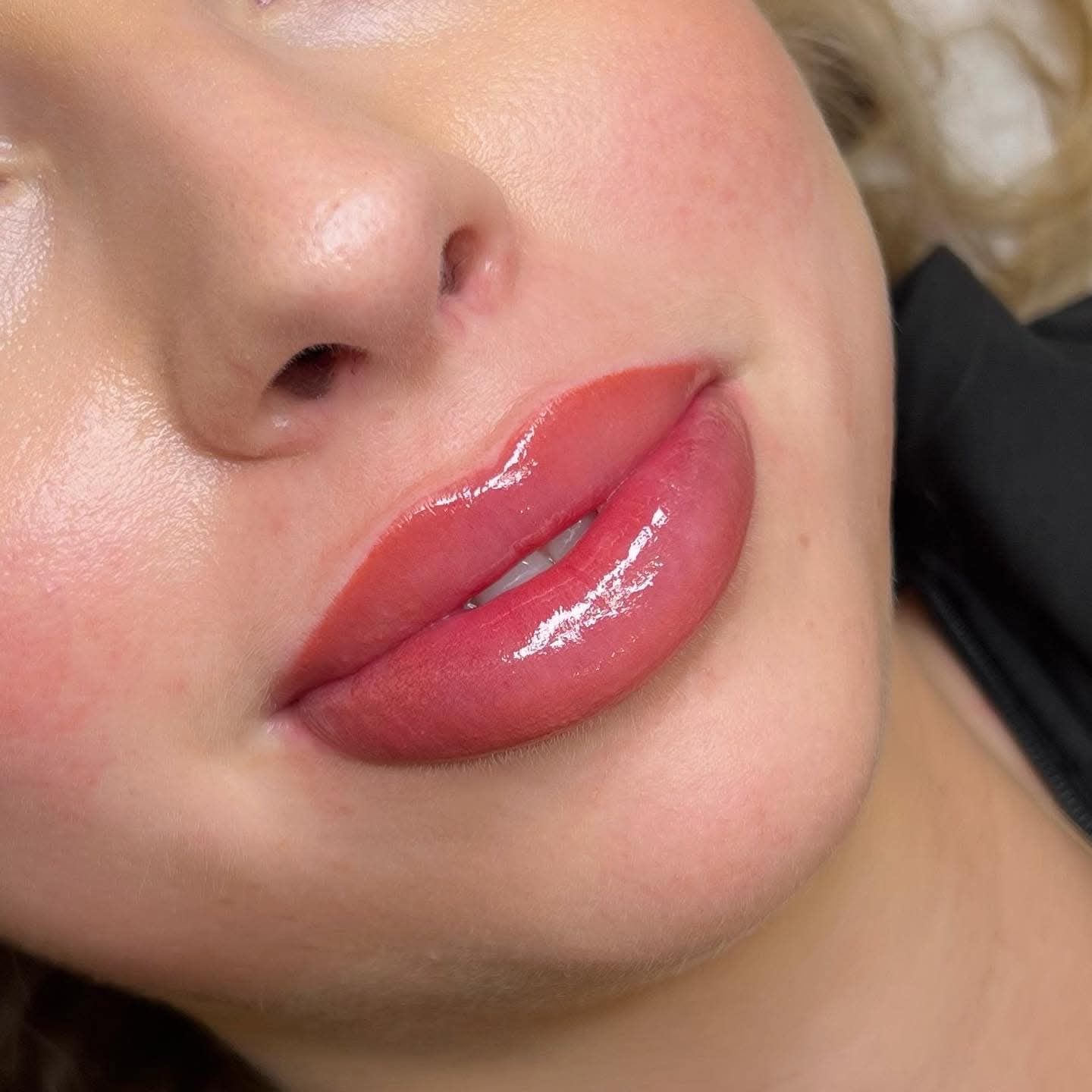 Lip blush