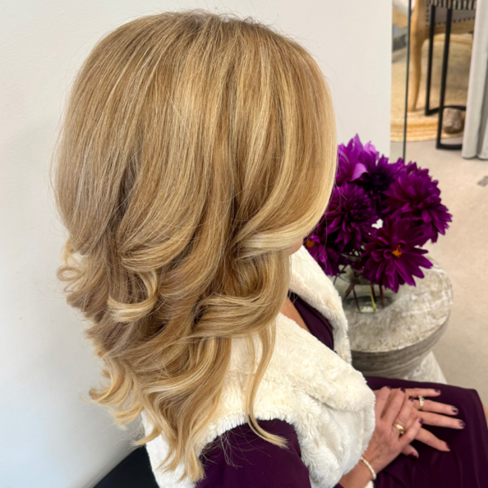 Shampoo and Blow Dry at Be Light in Plymouth, MA