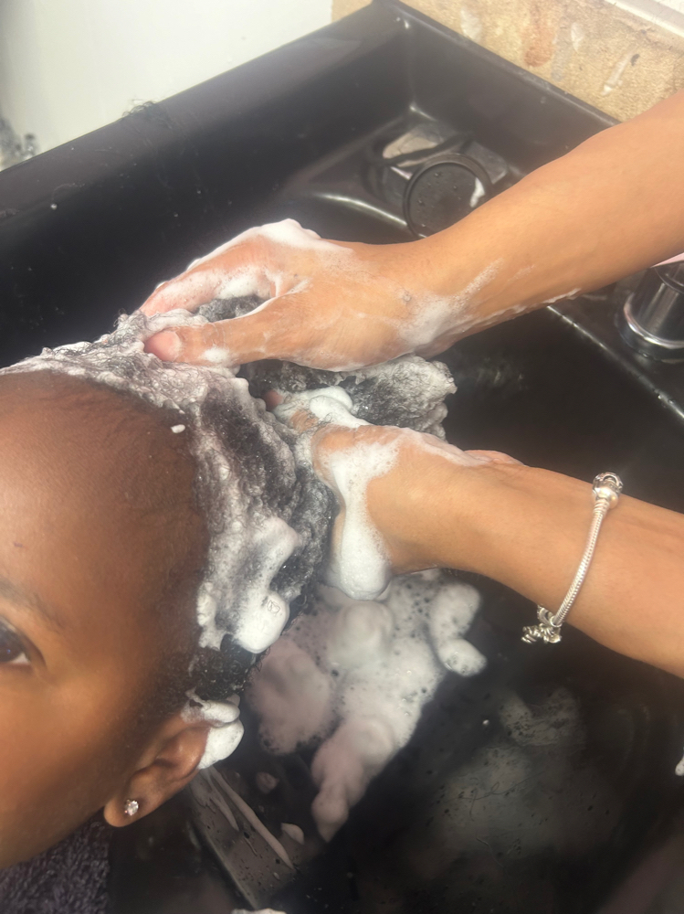 Kid Wash & Blow Dry