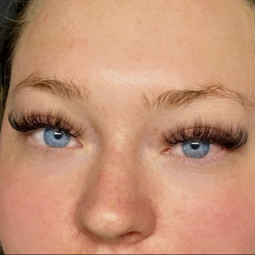 Volume Eyelash Fill In