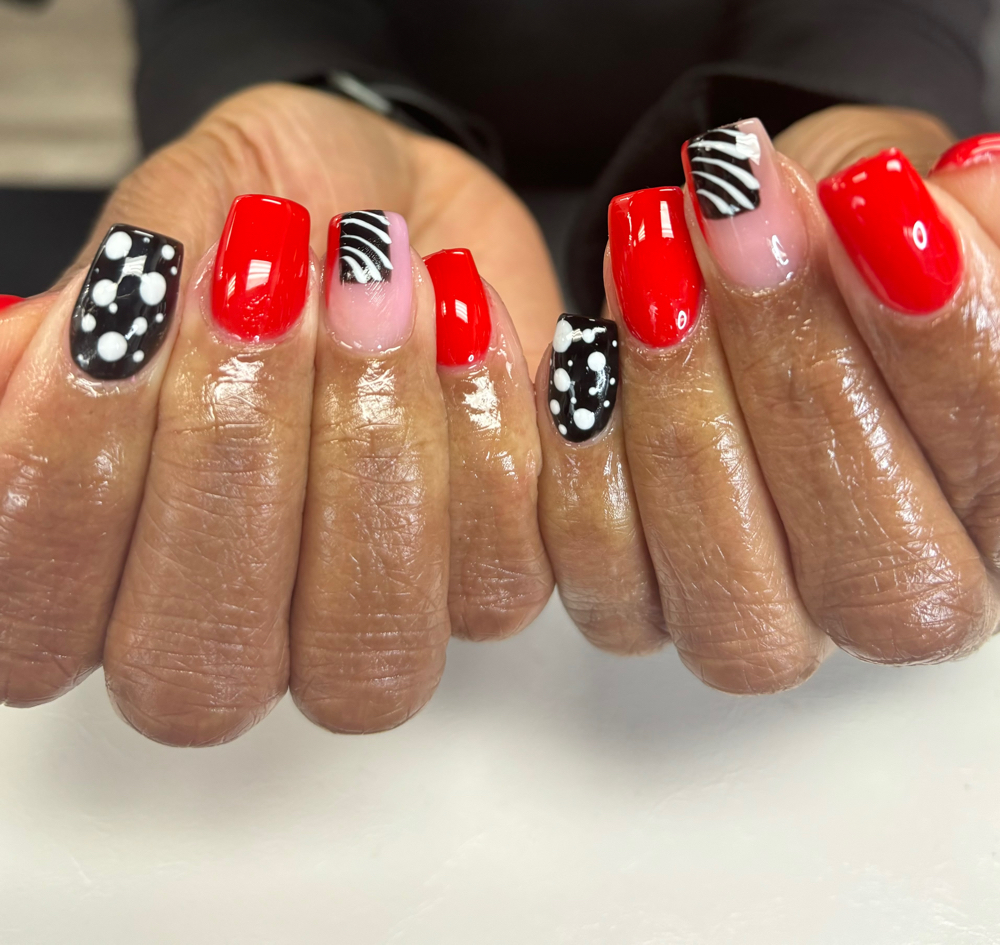 Nail Art ( 4 Nails)