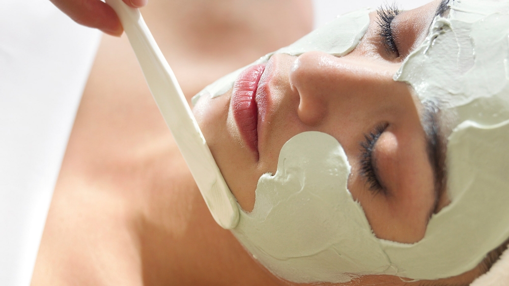 Luxe Ultra Calming 90 Acne Facial