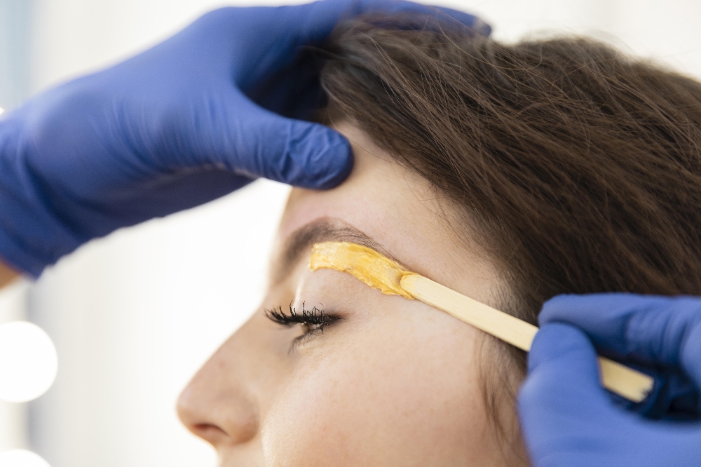 Brow Lamination + Wax