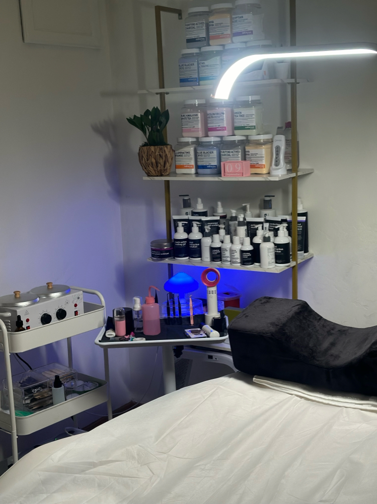 4 Facials Package