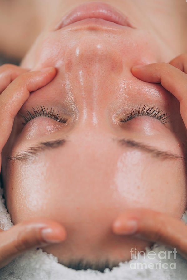 Lifting Face Massage