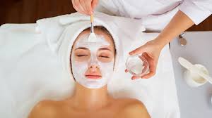 🌿 Signature Facials
