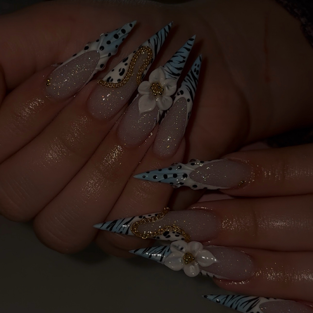 Long Full Set at Shapedbyshariee in Youngstown, OH