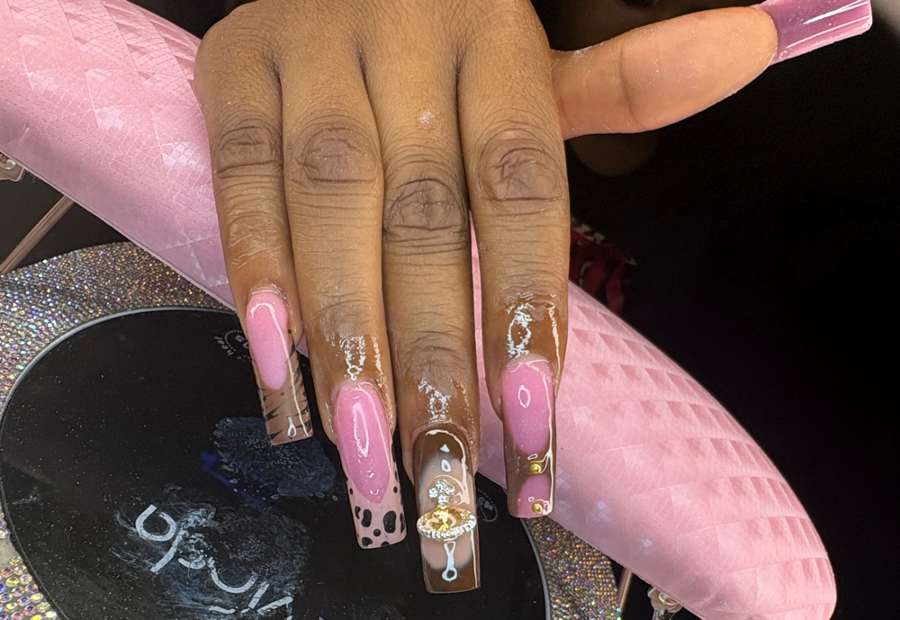 XL Full Set Nails at Luckxurious Beauty in Pensacola, FL