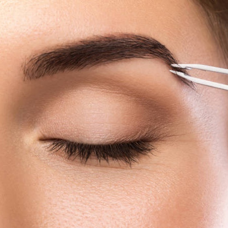 Brow Tweeze Clean-Up at Goldielocksnyc Beauty in New York, NY