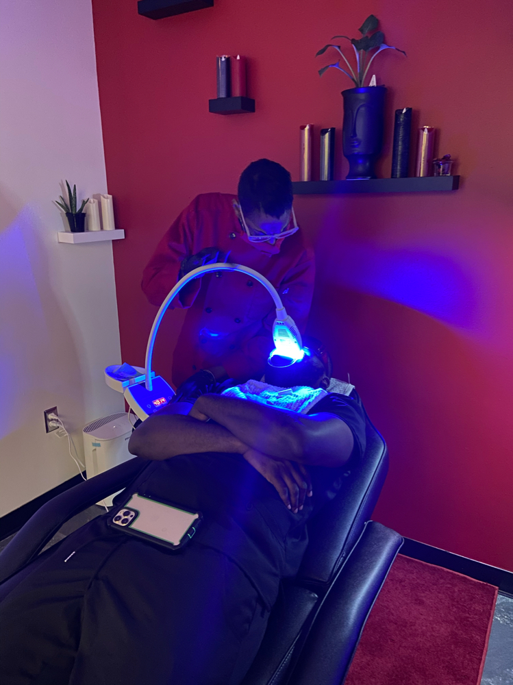 TEETH WHITENING & GEM TRAINING