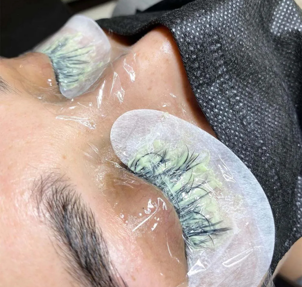 Lash Removal