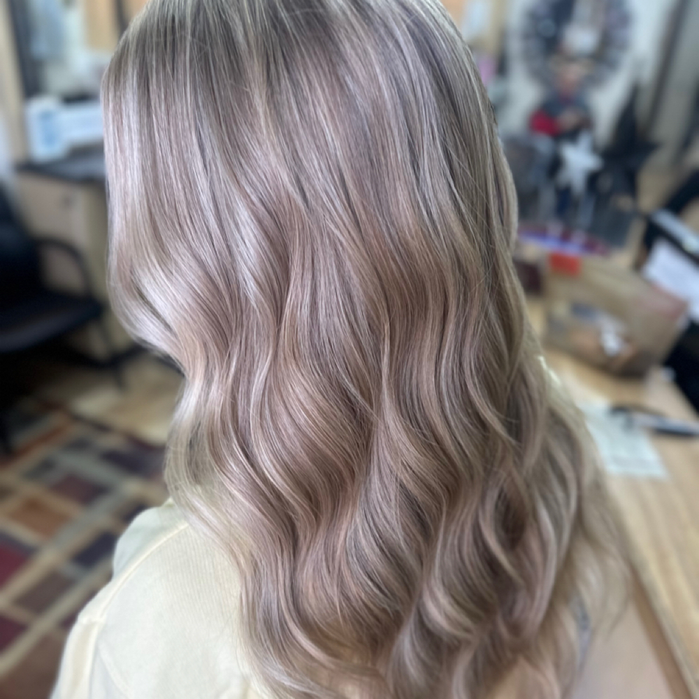 Full Highlight at The Mane Garage Salon in Brussels, WI