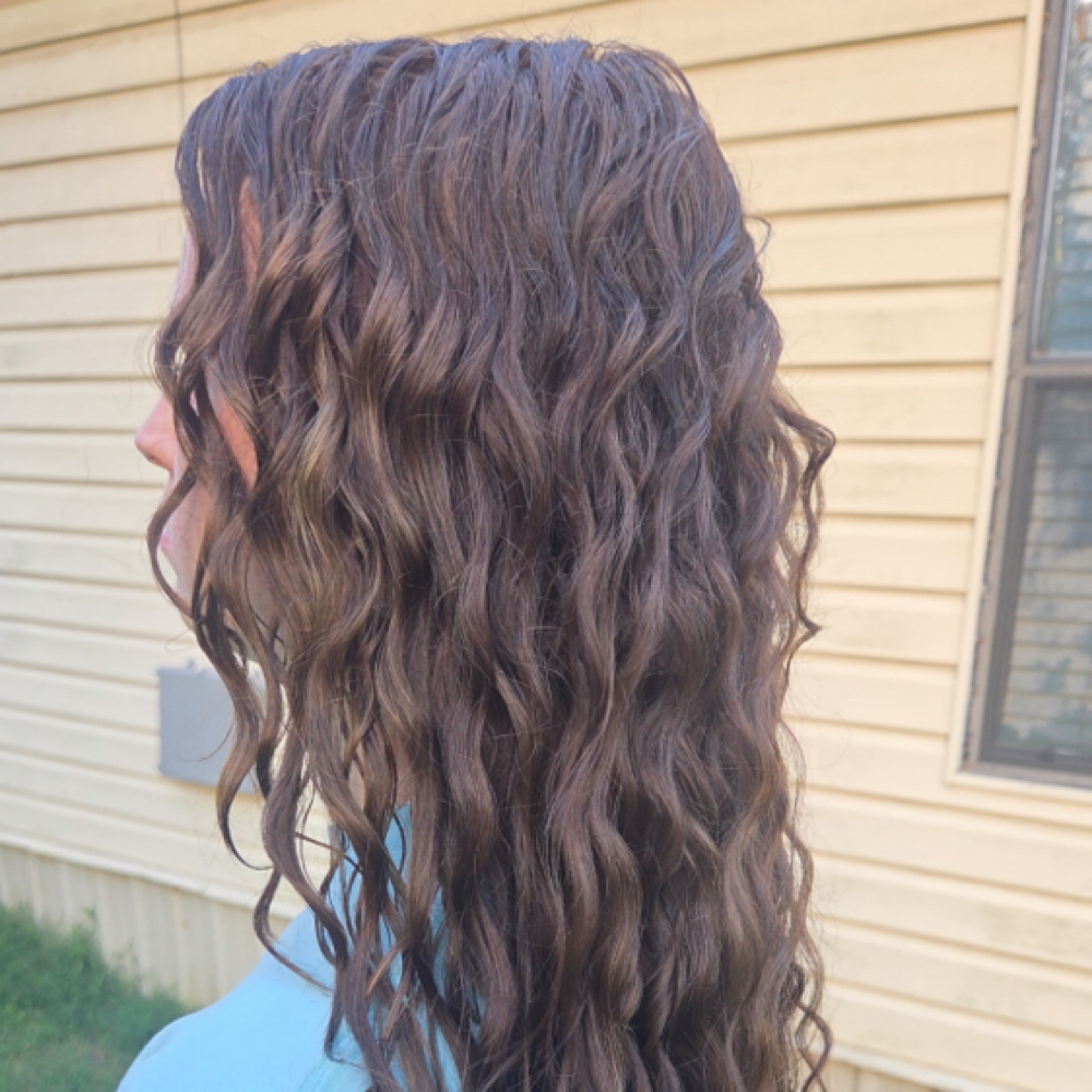 Color Consult (1 Week In Advance) at Howdy Beauty Co. in Caldwell, TX