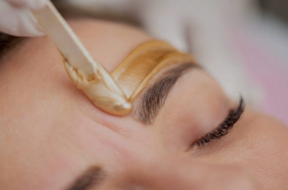 Eyebrow Wax With Halley