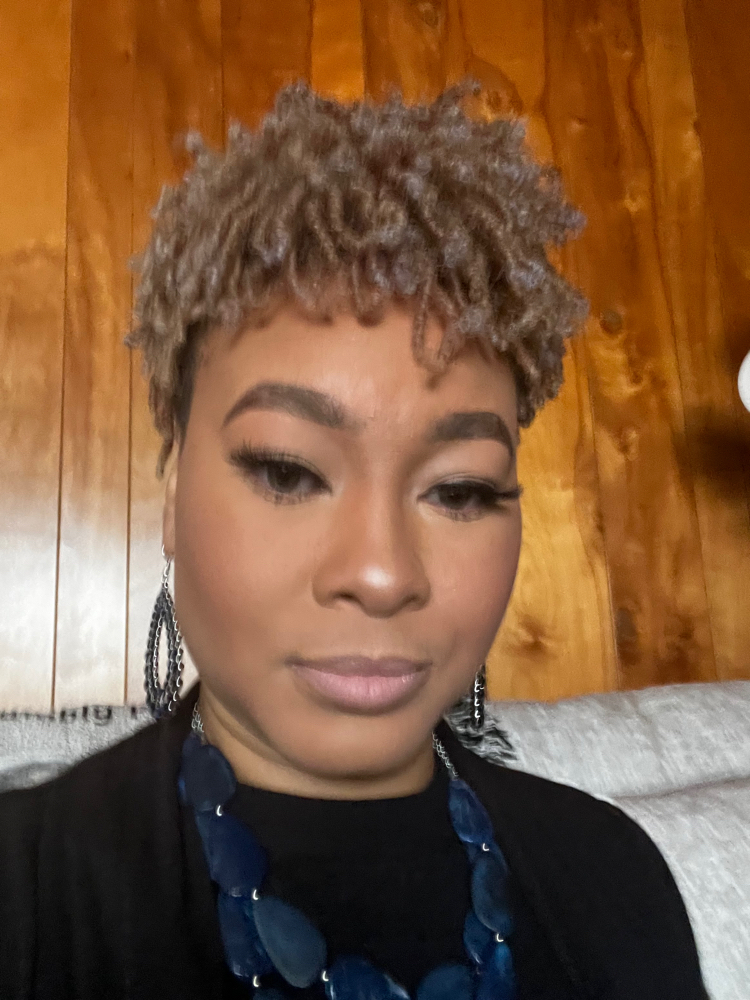 No Eyeshadow Makeup at uniquely Glitz N Glam U More in Belleville, IL