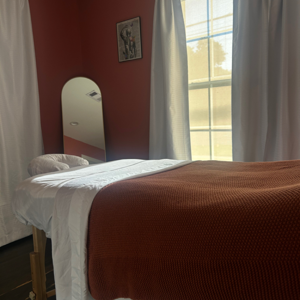 Therapeutic Massage 90 min at Essential Wellness in Pearland, TX