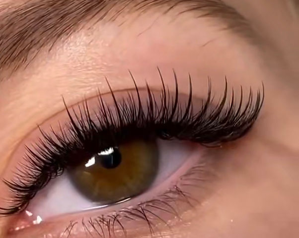 Hybrid/Wispy Lashes