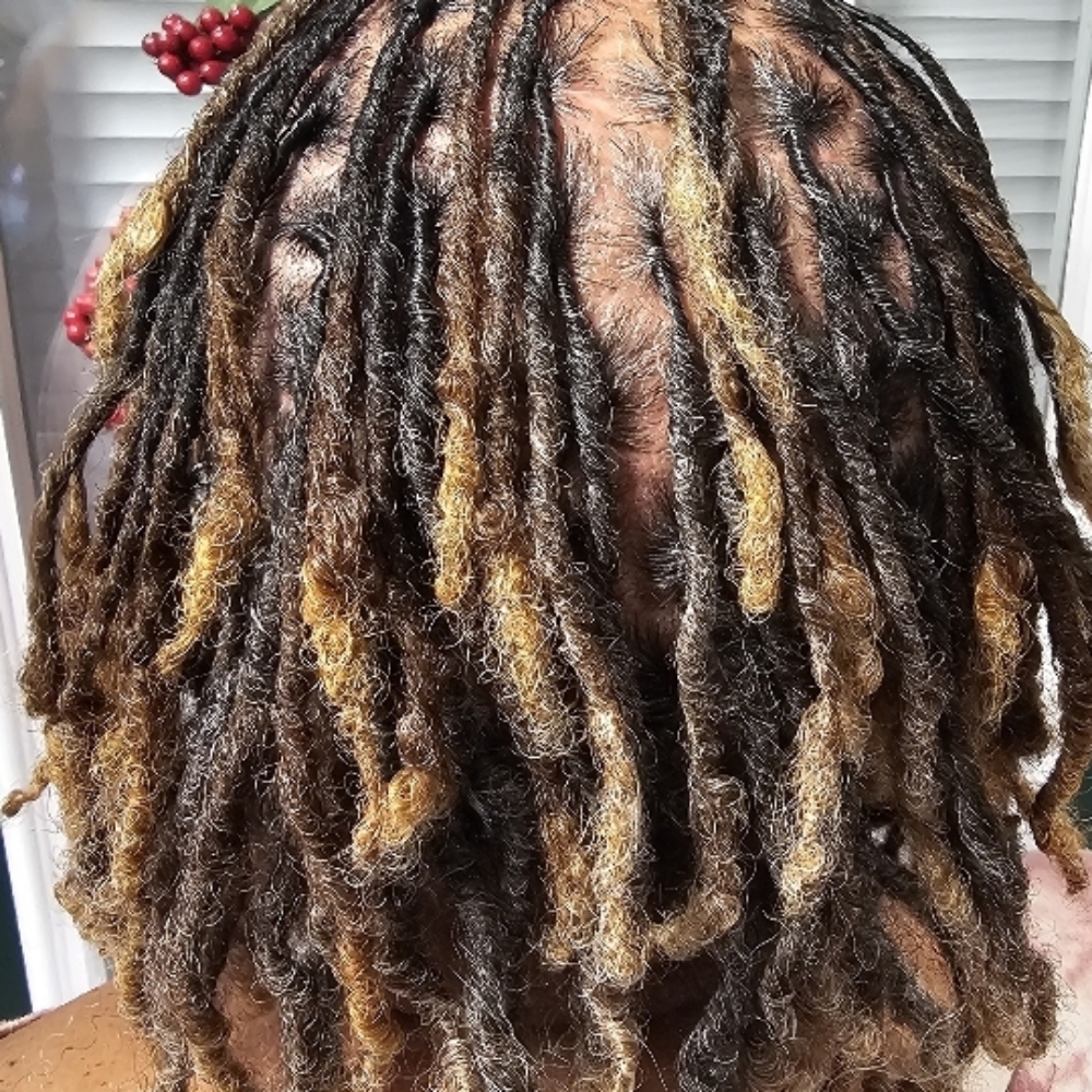 Standard Locs Retwist w/Treatment at YTS NATURALS in CLEVELAND, OH