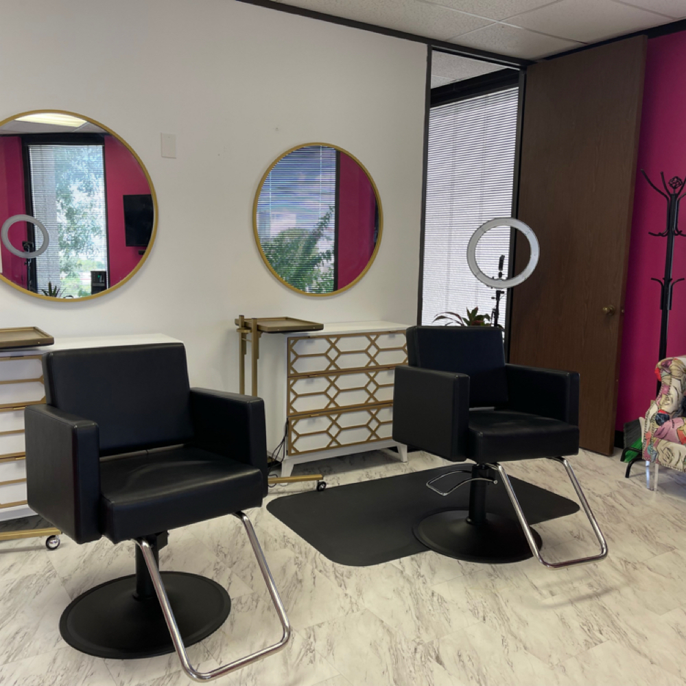 Daily booth Rental For Stylists at Gorgeous Strands Natural Hair Salon in Houston, TX